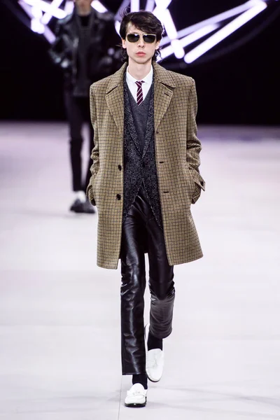 Look 34